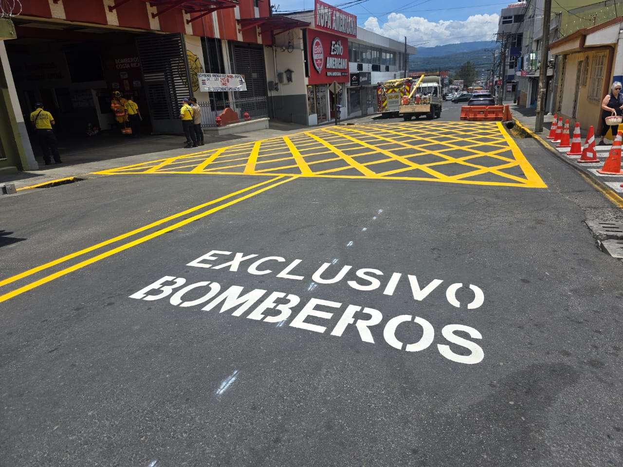 Nuevo carril exclusivo agilizará salida de Bomberos en Cartago