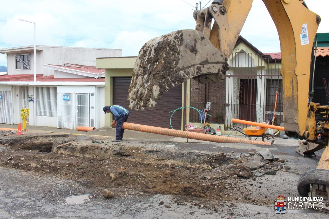 Avanzamos con importantes obras de alcantarillado en el cantón